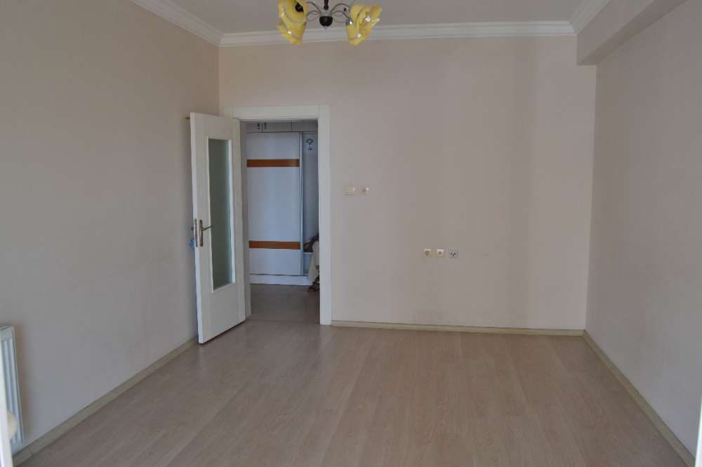 Doğru Fiyat TEKEREK KÜÇÜK EV CİVARI SATILIK 4+1 DAİRE